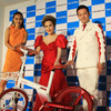 HONBIKE 事業戦略発表 左からMiss Universe Japan NATIONAL DIRECTOR 美馬寛子、HONBIKE CMに出演するデヴィ夫人、Click Holdings 半沢龍之介 代表取締役社長