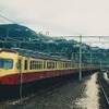 1978年まで運用されていた初代・新潟色の旧型電車。大半は70系の先頭車（クハ76形）と中間車（モハ70形）で編成を組んでいた。前面の塗分けが「金太郎塗り」と言われる所以。