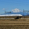 強化されたWiFiやビジネスブースなどが整備されるJR東海のN700S。『のぞみ』7号車を充てる「S Work車両」の利用には予約が必要で、9月1日から申込みを受け付ける。
