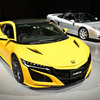 ホンダ NSX 2020年モデル（手前）と初代NSX タイプS