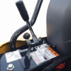 エンジン回転を制限する「エコレバー」