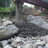 第十玖珠川橋りょうの9月9日時点の状況。橋脚下の洗堀部分は応急処置が完了している。
