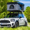 純正ルーフテントを装着したMINI『カントリーマン』（日本名：MINI『クロスオーバー』）のPHV