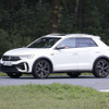 VW T-Roc R 改良新型プロトタイプ（スクープ写真）