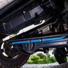 【ビッグカントリーステアリングダンパー ＋ 調整式ラテラルロッド】ビックステアリングダンパーは高大径タイヤ装着によるステアリングのふらつきを抑え、ハンドリングを安定させる