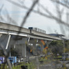 日暮里・舎人ライナー、脱線車両をクレーンで搬出（10月8日）