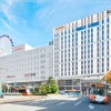 伊予鉄道松山市駅に隣接する「レフ松山市駅 by ベッセルホテルズ」。