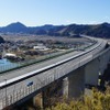 一部区間で上限時速120kmとなっている新東名高速