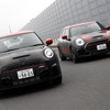 MINI John Cooper Works ハッチバックモデル（前）とクラブマン