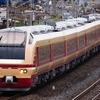 国鉄色のE653系。12月にJR東北本線仙台～盛岡間とIGRいわて銀河鉄道、青い森鉄道に姿を現す。