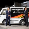 オートバックスセブンの小林喜夫巳社長（左）とHWエレクトロ社の蕭 偉城CEO