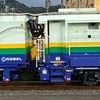 東北本線で運用を開始した仙建工業株式会社が所有する新しいレール削正車。左が「ミリング車」、右が「グラインディング車」。双方とも全長は15.7mで、車両本体とミリング装置、グラインディング装置はドイツ製。制御・検測システムはアメリカ製。