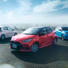トヨタ ヤリス。左からZ（2WD／CVT）、ハイブリッド G（2WD）、ハイブリッド Z（E-Four）
