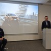 出展の狙いについて語る日産自動車・日本マーケティング本部ディビジョンゼネラルマネージャー・増田泰久氏（右）とb8ta Tokyを運営するベータジャパンの北川卓司CEO