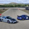 ポルシェ ケイマンGT4 RS（左）とケイマンGT4 RSクラブスポーツ（右）