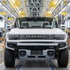 GMのEV専用工場「ファクトリー・ゼロ」で生産が開始されたGMC ハマーEV