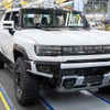 GMのEV専用工場「ファクトリー・ゼロ」で生産が開始されたGMC ハマーEV