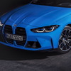 BMW M のクラシックエンブレム装着車