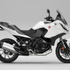 ホンダ NT1100（パールグレアホワイト）