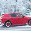クリスマス仕様!? マセラティ新型SUV『グレカーレ』プロトタイプ、LED初点灯＆グリル全開！