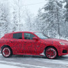 クリスマス仕様!? マセラティ新型SUV『グレカーレ』プロトタイプ、LED初点灯＆グリル全開！