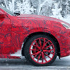 クリスマス仕様!? マセラティ新型SUV『グレカーレ』プロトタイプ、LED初点灯＆グリル全開！