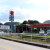 支店では車両販売、鈑金塗装のほかレッカー車も待機