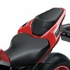 上質感を高めるシボ入りの専用シート表皮
