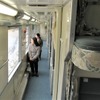 B寝台車の車内。宿泊は1両あたり4人まで。