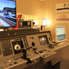 浅草東武ホテルの東武鉄道運転シミュレーター。東武東上線池袋～小川町間の普通または急行を運転できる。出発駅や番線、閉塞区間ごとのATC制限速度、先行列車の設定も可能。