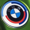 BMW Mの創立50周年に合わせたクラシックな「BMWモータースポーツ」エンブレム