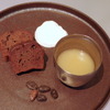 INTERSECT BY LEXUS - TOKYO：DE CACAO。ジュースはこれでだいたい果実1個ぶん。