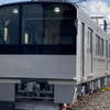 デザイン化前の20100形。2両とも運転台が新設されている。