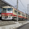 富山地鉄に在籍する初代『レッドアロー』こと16010形。西武の新旧特急車が富山の地に並ぶ日も近い。