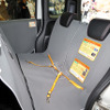 ペットシートマット（軽自動車用 Sサイズ 1万7600円、普通車用 Mサイズ 1万9800円）