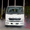 カタールで公開された中型トラック「ファイター」