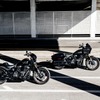 一般初公開となる新型ローライダーS（画像左）とローライダーST（同右）