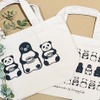 Suicaのペンギンカフェランチトート　(c) Chiharu Sakazaki／JR東日本／DENTSU　Suica by JR東日本