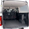 フルフラットにした場合は、広々とした荷室を確保することができる