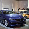 BMWアルピナB7 xDrive（手前、ジュネーブモーターショー2016）