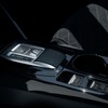 新開発のトグルスイッチを採用したプジョー 2008（欧州仕様）