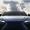 レクサス初のEV専用車『RZ』、4月20日発表へ…「ヨークステアリングホイール」採用 画像