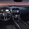 ジャガー XE の「300 SPORT」