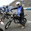 初めてのバイクに緊張の様子