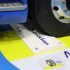 磁気センサーが通過するタイヤの溝を測定するシステム