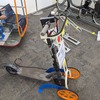 電動キックボード用の移動型ワイヤレス給電スタンド