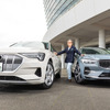 ブリヂストン ALENZAを装着するアウディe-tron (左) とボルボ XC60 プラグインハイブリッド (右) 清水和夫氏と共に