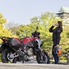 大阪城とムルティストラーダV4S