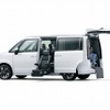 ホンダ ステップワゴン e：HEV スパーダ サイドリフトアップシート車