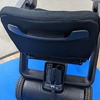 どちらのタイプも背面にリュックサックなどをかけられる